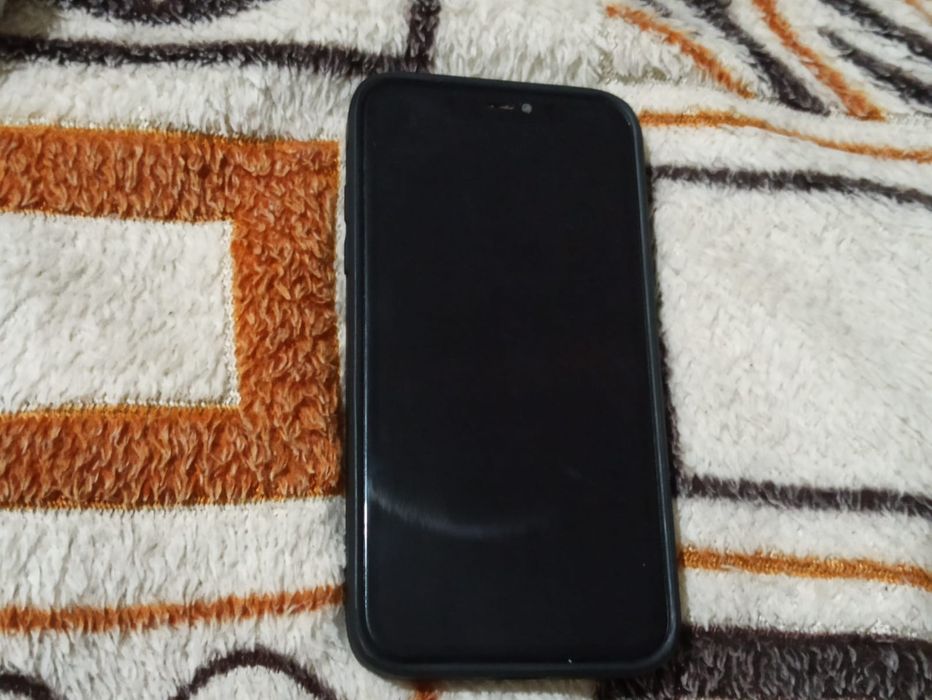 Продам iPhone 11