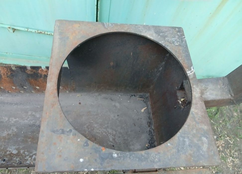 Продам мангал с под казаником