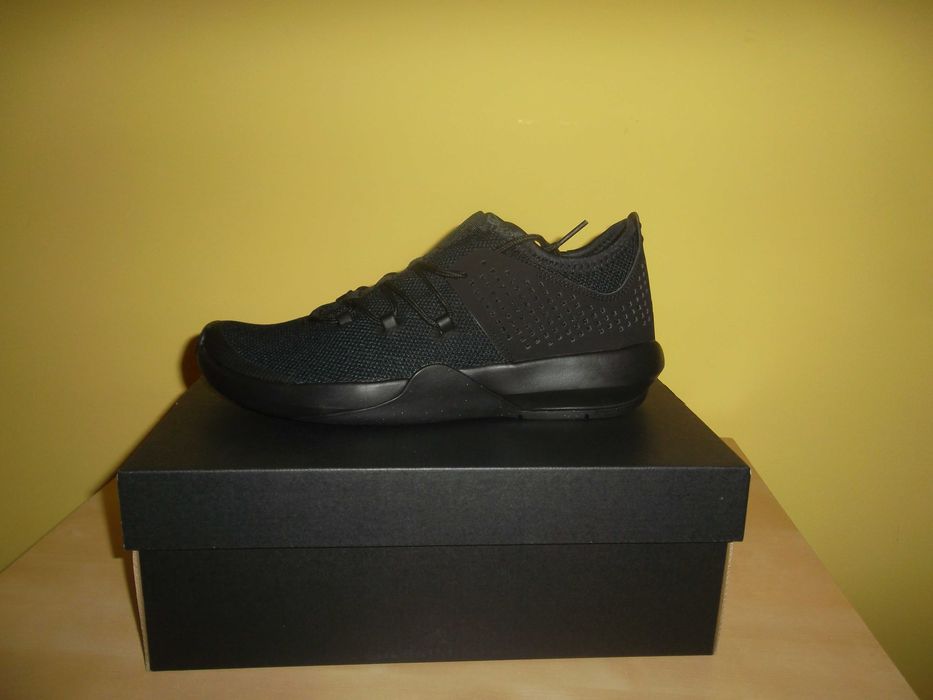 Adidasi Jordan Express marimea  44  -LICHIDARE STOC-