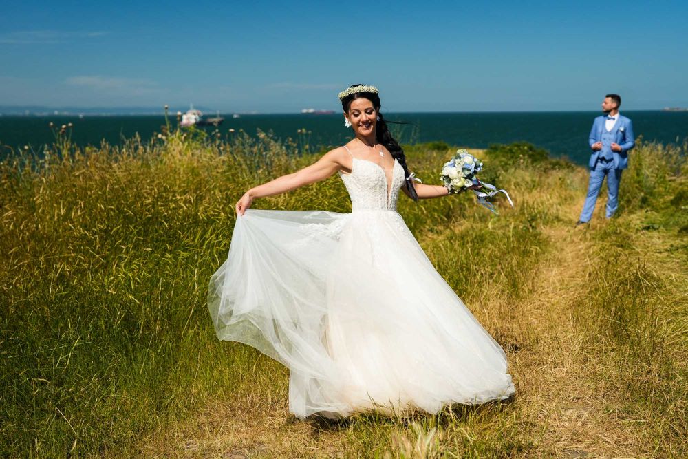 Сватбена рокля цвят ivory