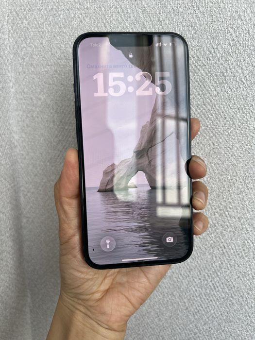 Продам Iphone 13