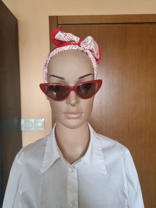 Копринен шал(фишу) на бранда Love Moschino