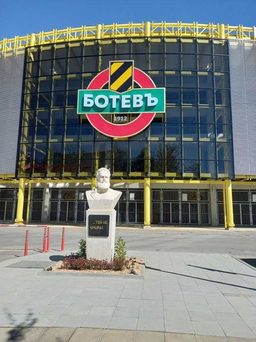 Дава се под наем Тристаен апартамент в Пловдив, Център - 86 кв.м за 438.6 € - Снимка #5