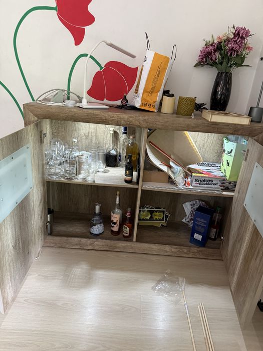 Set Comoda Tv + comoda/bar + suport Tv din sticla+ etajera