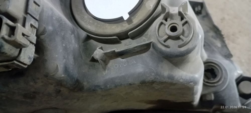 Продам фары камри 50