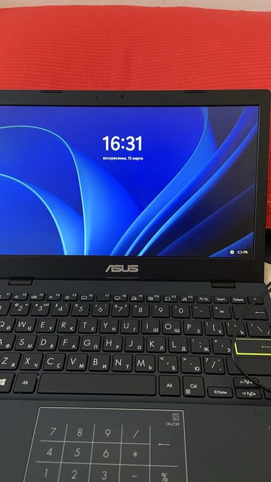 Ноутбук Asus сатылады
