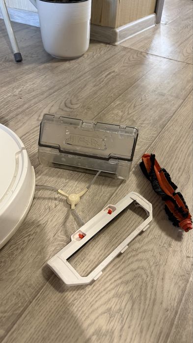 Робоь пылесос xiaomi