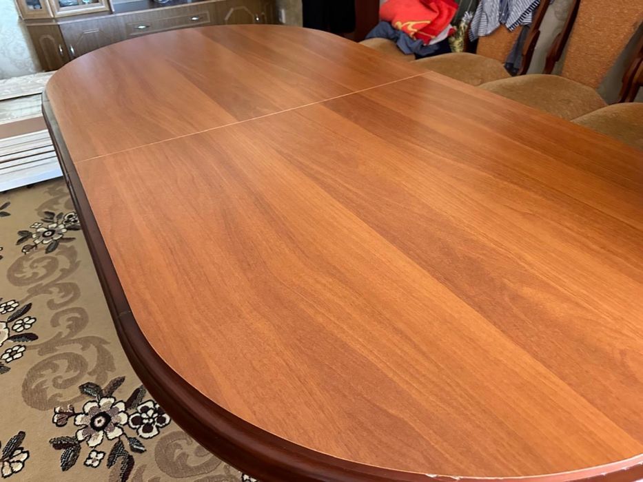 Продам стол дерево