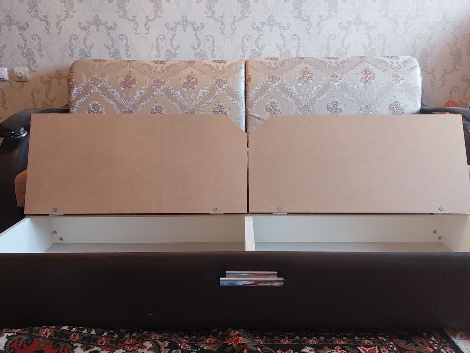 Продается диван.