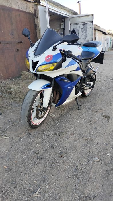Продам мотоцикл Хонда сбр 600рр