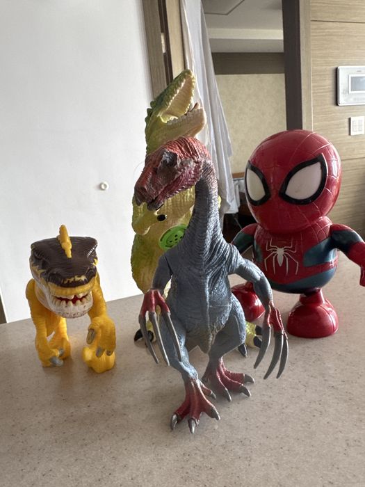 Динозавры игрушки с марвина