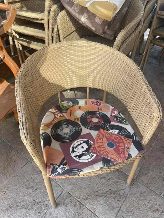 18бр. Столове+възглавници ратанова плетка !