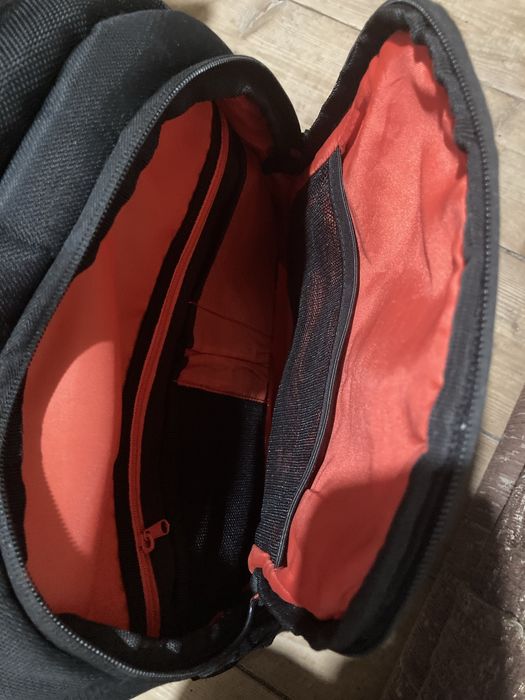 Vînd rucsac Samsonite .Prețul 250 Ron