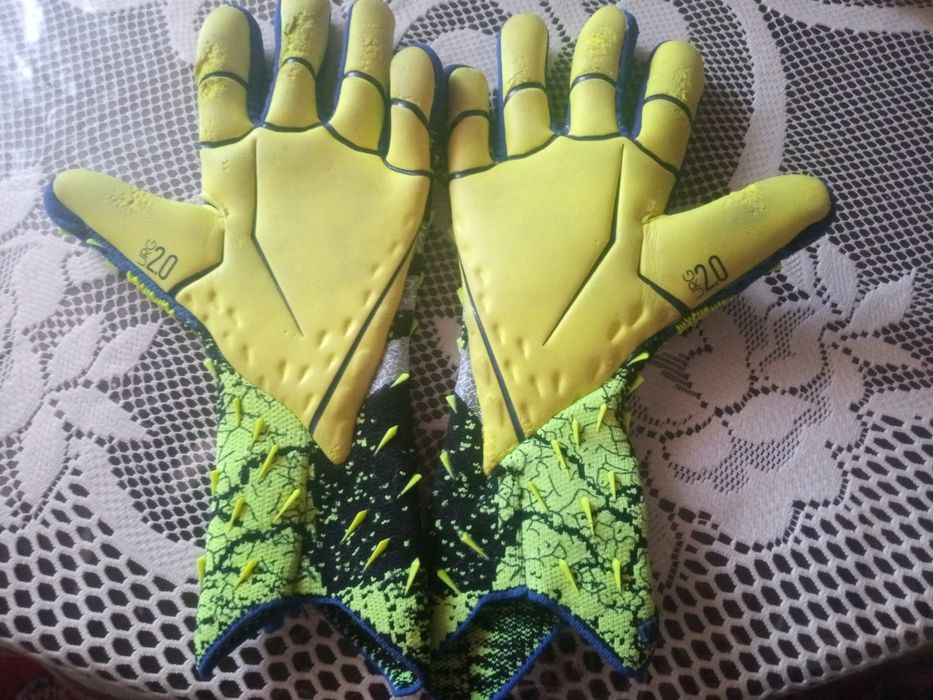 Перчатки Adidas predator