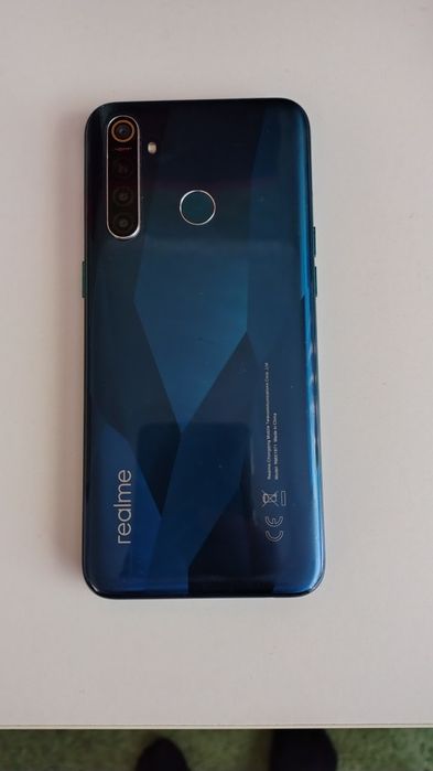 Продам смартфон Realme 5 Pro