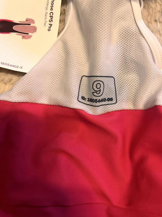 Pantaloni scurti ciclism  Owayo  cu bretele nou cu eticheta