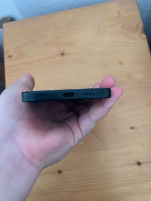 Vand iphone 15 in stare ca nou