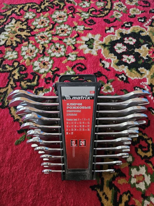 Продам набор рожковых ключей  Matrix Master