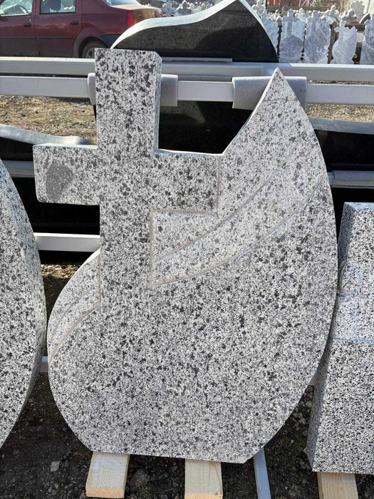 15% reducere la monumente funerare marmura si granit