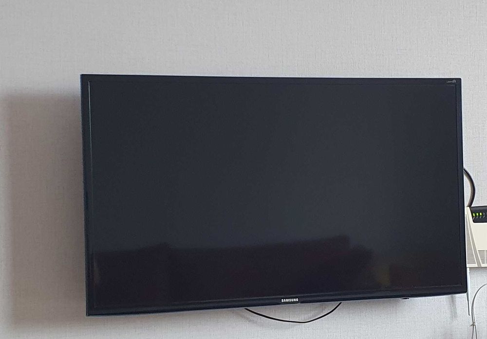 Продам телевизор Samsung в отличном состоянии