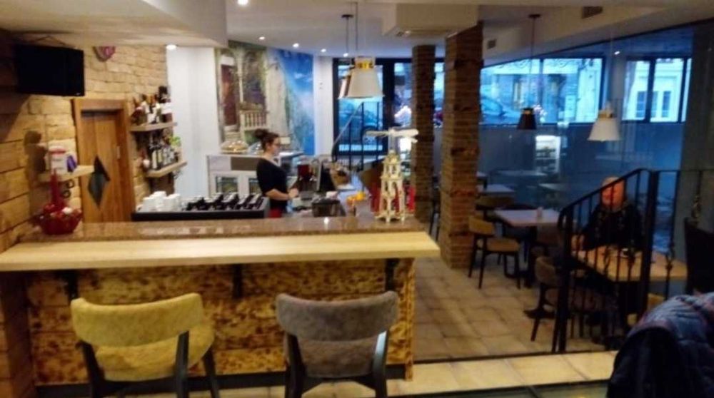 Продавам кокетно кафене 91 м2 в топ център гр. Варна