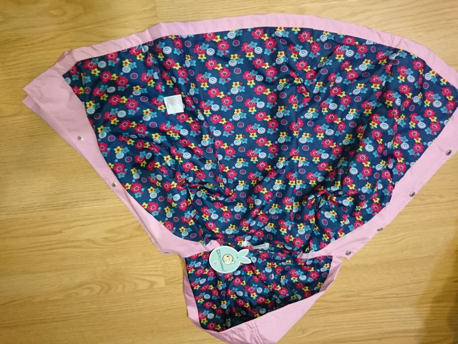 НОВ Шлифер/манто - 5-6 години