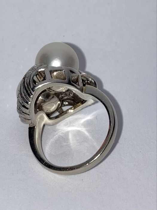 Inel aur alb 18kt.cu perle si diamante