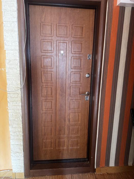 Срочно Продам 4 комнатную квартиру