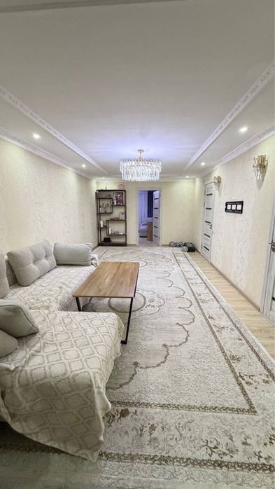 Чиланзар 2 квартал Аллея Гагарина продается 3 комнатная балкон 2/4