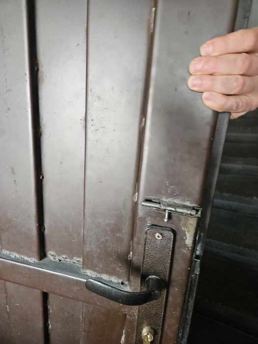 Желязна входна врана за апартамент