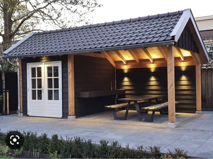 Terase, foișoare, magazii, pergole, căsuțe de gradina, magazii etc