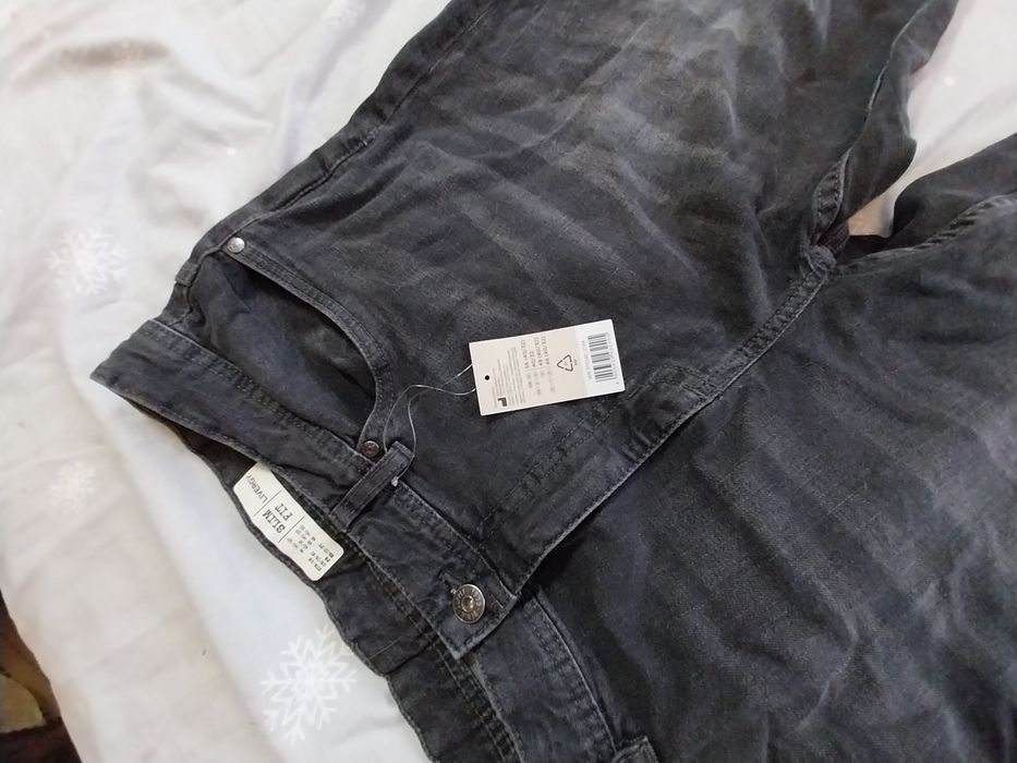 Чисто нови дънки два ежедневни панталона