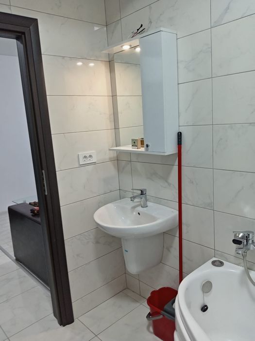 Inchiriez garsoniera dubla