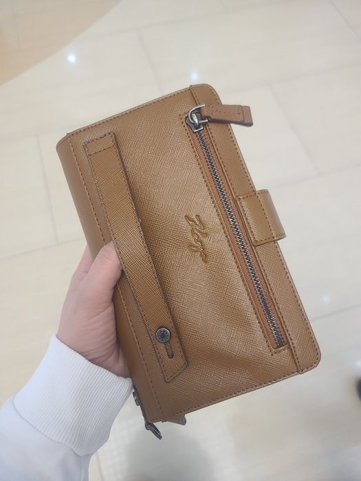 Продаётся мужской клатч- портмоне из натуральная кожа. Бренд Karya