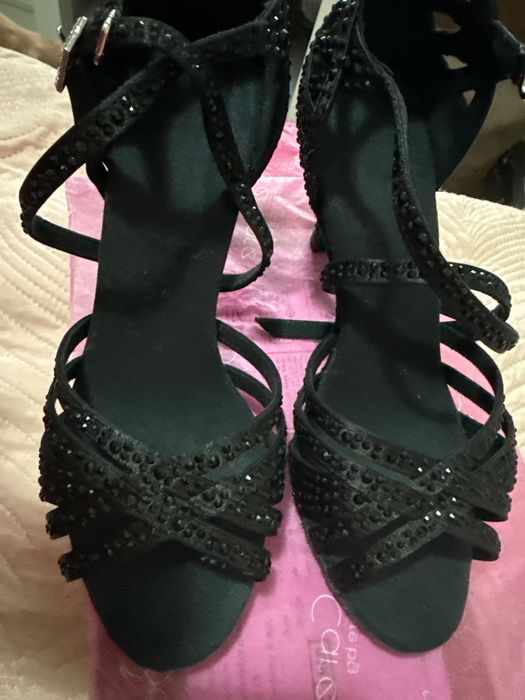 Латиноамерикански танцови обувки