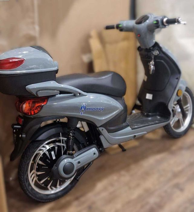Електрически скутер Moovy, Мотор 500W. Не подлежи на регистрация.