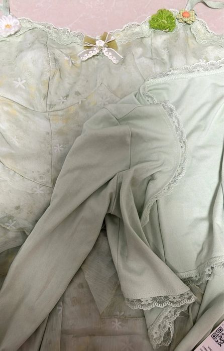 Зеленое платье на весну