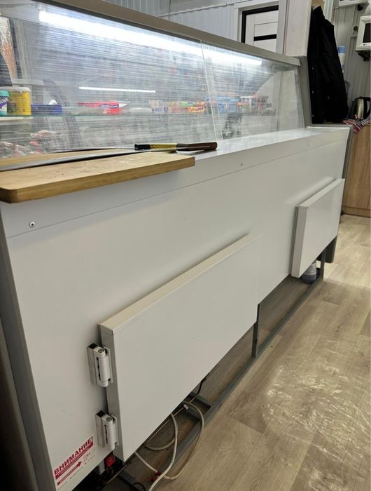 Холодильная витрина Leadbros