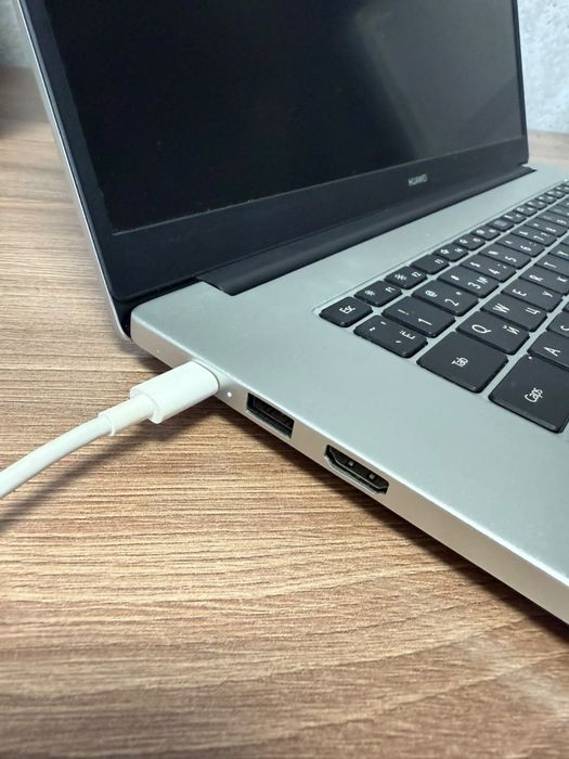 Продаётся ноутбук  Huawei Matebook D15