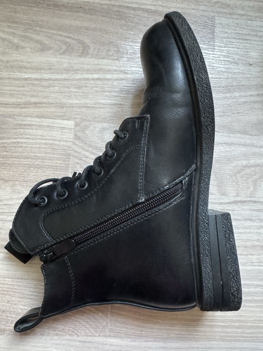 Продам ботинки осенние