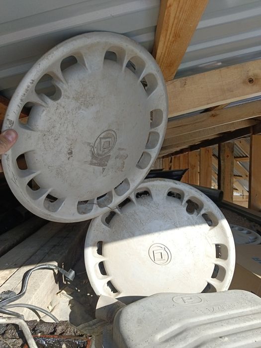 Продам колпаки на мазду