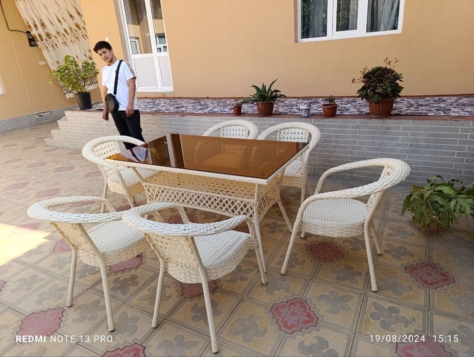 Ратан стол стул.