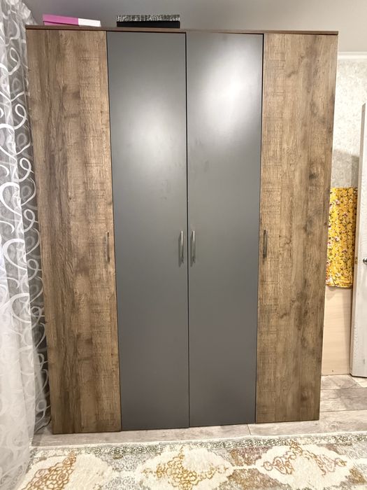 Срочно продам шкаф