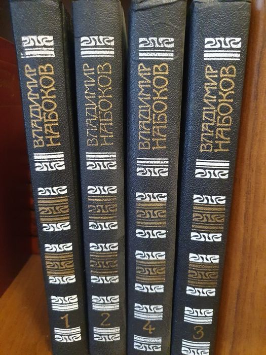 Продам книги  собрания сочинений