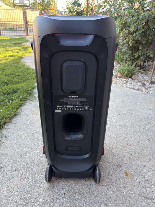 vand boxa jbl 310