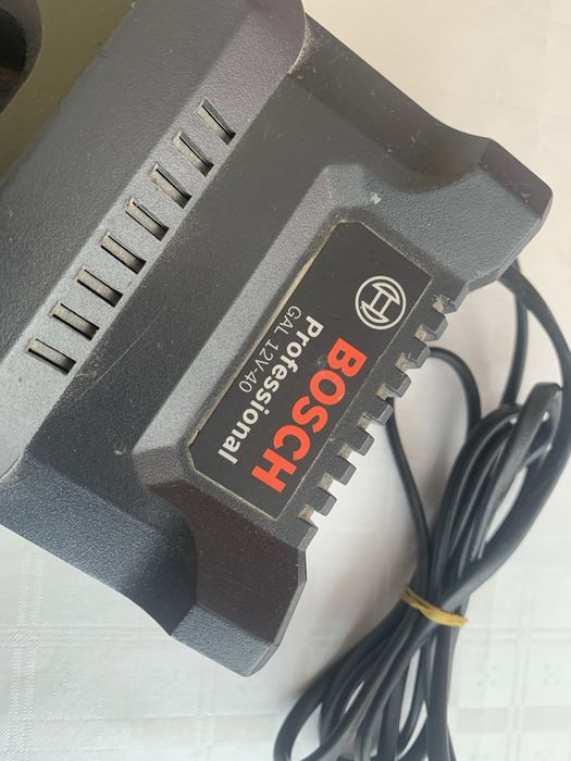 Incarcator Bosch 12v 40 . Bosch GAL 12v-40