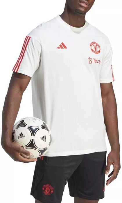 Manchester United 23/24 – оригинална тениска Adidas – размер S и М