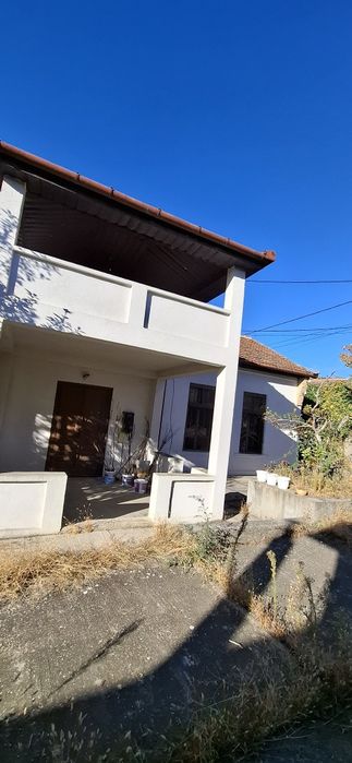 Casă in zonă viticola-Cuvin,  jud. Arad