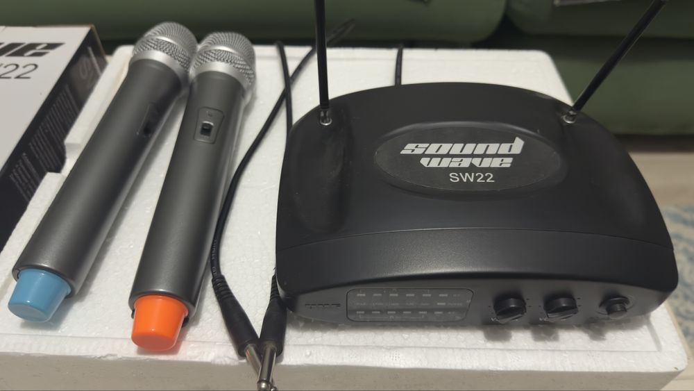 Набор из двух профессиональных  беспроводных микрофонов