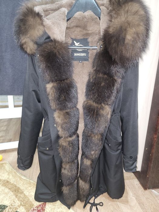 Продам парка черный